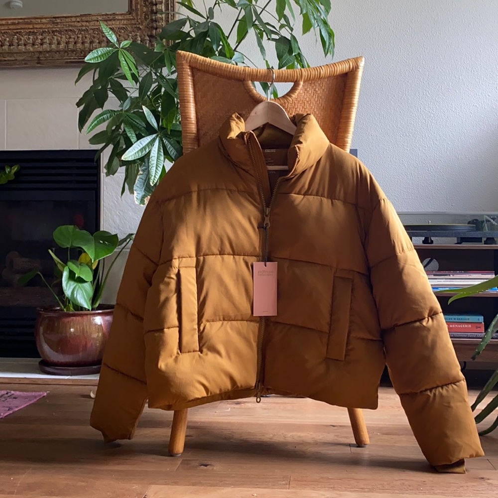 BRAND NEW (tags still on) puffer
